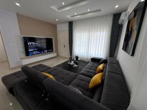 Gallery image of Luxury Escape Spacious Stay with Pool and Terrace in Luanda