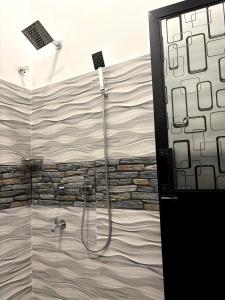 Et badeværelse på Heaven's Edge Lodge & Spa