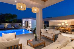 Hồ bơi trong/gần Golf Beach Villa