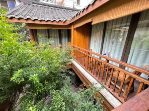 Balkón nebo terasa v ubytování Ancient Charm Inn Chengdu