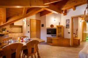 TV a/nebo společenská místnost v ubytování Agritur Bontempelli