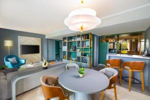 Televiisor ja/või meelelahutuskeskus majutusasutuses ibis Styles Mysuru