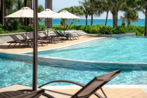 Hồ bơi trong/gần The Ocean Resort by Fusion Quy Nhon