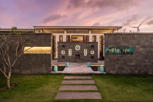 Tòa nhà nơi resort tọa lạc