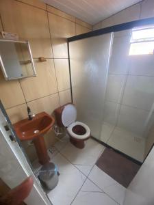 Bilik mandi di Meu Cantinho na ilha +4 gambar