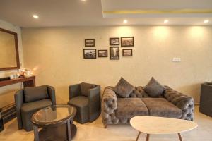 Area soggiorno di The Bunkk Inn Hotel & Restaurant
