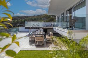 Gallery image of Deep Blue Luxury Villa Theseus - Private Jacuzzi - Sea View in Lygaria