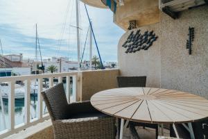 Балкон или терраса в WELCS APARTAMENTO 208 EMP cerca de la playa