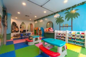 Der Kid's Club in der Unterkunft Splash Beach Resort, Maikhao Phuket