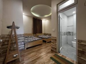 Koupelna v ubytování Salem House