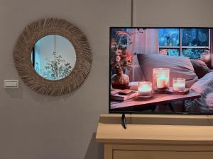 TV a/nebo společenská místnost v ubytování Minilove Homestay
