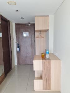 Kuchyň nebo kuchyňský kout v ubytování Bogor Icon Condotel By Holla