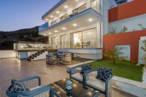 Gallery image of Deep Blue Luxury Villa Theseus - Private Jacuzzi - Sea View in Lygaria