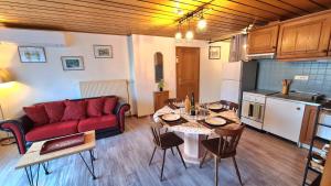 Kuchyň nebo kuchyňský kout v ubytování Gîte et Chambres d'hôtes, l'Erable
