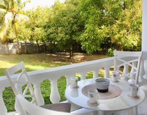Сад в Serene Getaway-Newly renovated spacious 2 beds 2 baths