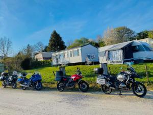 Foto dalla galleria di Camping Le Pommier Rustique a Yvoir