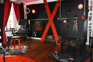 Posilňovňa alebo fitness centrum v ubytovaní Love Room DONJON DOL IN LOVE BDSM