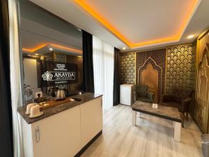 A kitchen or kitchenette at Akayda Butik Hotel