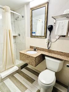 Vannituba majutusasutuses Quality Inn Raynham - Taunton