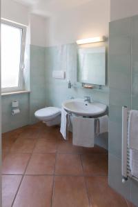 A bathroom at Hotel Vila Bahia