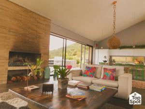 TopSpot with Super View in the Guasca Mountains的休息区