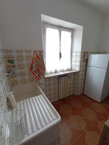 Kuchyň nebo kuchyňský kout v ubytování Comfortable house 10 minutes from the sea + 34 fotografií