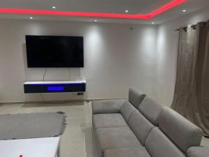 Fotografie z fotogalerie ubytování Keur Eldjena Villa 6 Chambre Wifi Tv UHD Piscine v destinaci Mbour