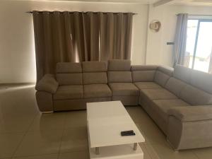 Fotografie z fotogalerie ubytování Keur Eldjena Villa 6 Chambre Wifi Tv UHD Piscine v destinaci Mbour