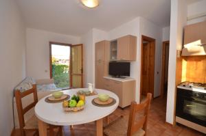 Kuchnia lub aneks kuchenny w obiekcie Villaggio Loriana