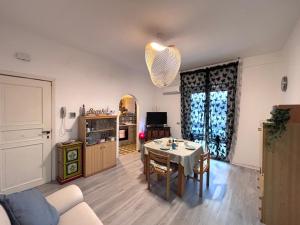 Μια τηλεόραση ή/και κέντρο ψυχαγωγίας στο Green Marine A13 Silvi Vacanza