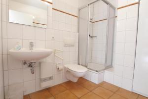 Ένα μπάνιο στο Achtern Diek Haus 12b Wohnung 2