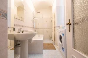 Ένα μπάνιο στο A casa di Angiulì - Casa Vacanze +22 φωτογραφίες