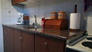Dapur atau dapur kecil di Apollon House near the beach