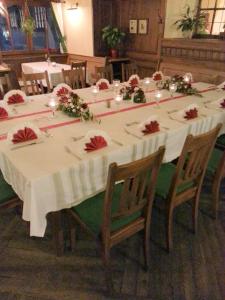 Restaurace v ubytování Altstadt- und Businesshotel Pfaubräu - Brauereigasthof - Frühstücksbuffet - kostenfreie Radgarage - Hunde willkommen