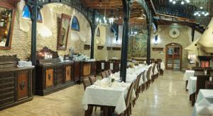 Reštaurácia alebo iné gastronomické zariadenie v ubytovaní Manor House SPA Luxury of Silence