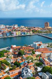Utsikt over Willemstad, enten fra hotellet eller fra et annet sted