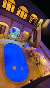 Бассейн в SOFIA BOUTIQUE HOTEL или поблизости