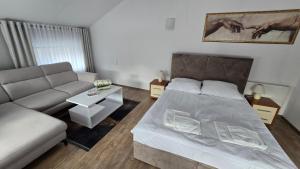 Łóżko lub łóżka w pokoju w obiekcie Motel Za Miedzą