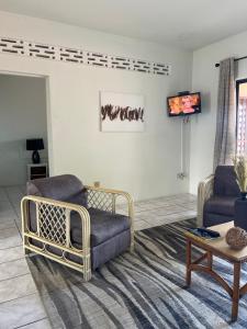 Televisyen dan/atau pusat hiburan di Seaview Apartel
