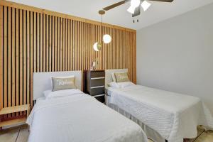 Postel nebo postele na pokoji v ubytování Coastal Charm Cozy Private Home in Cape Coral