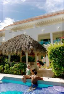 Bassein majutusasutuses Zel Punta Cana- All inclusive või selle lähedal