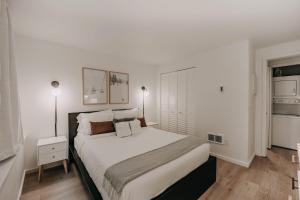 Ένα ή περισσότερα κρεβάτια σε δωμάτιο στο Snowater Condo 64 - Welcome to Pet Friendly Camp Kulshan +17 φωτογραφίες