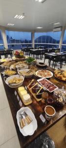 Makanan di atau berdekatan hotel