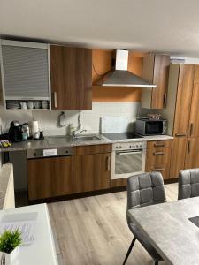 Kuchyň nebo kuchyňský kout v ubytování Souterrain Ferienwohnung Iphofen
