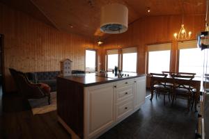 Posezení v ubytování Lakeside Lodge at Sindrastaðir, Lækjamót