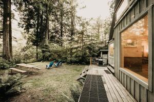 Κήπος έξω από το Mt Baker Rim Cabin 19 - Pet Friendly, WIFI, Hot Tub, Sleeps 10