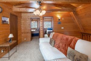 Posezení v ubytování Vivian Park Sundance Cabin