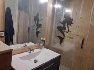 Ένα μπάνιο στο Habitación individual Luna & Támbor Room