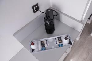Zestaw do parzenia kawy i herbaty w obiekcie Hostal Overnight Madrid