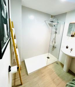 Et badeværelse på Apartamento Infantes 8 - CENTRO CIUDAD